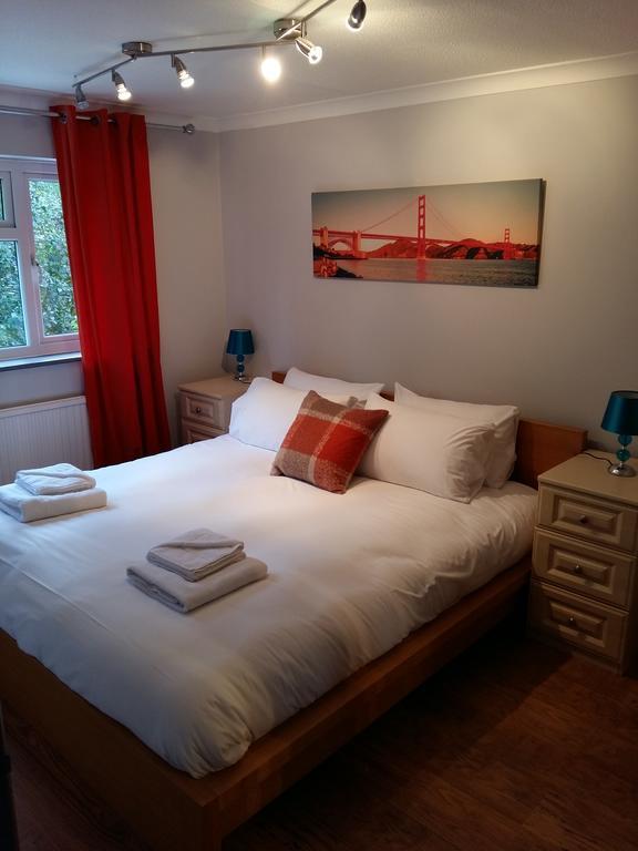 The Marlborough Villa ครอว์ลีย์ ภายนอก รูปภาพ