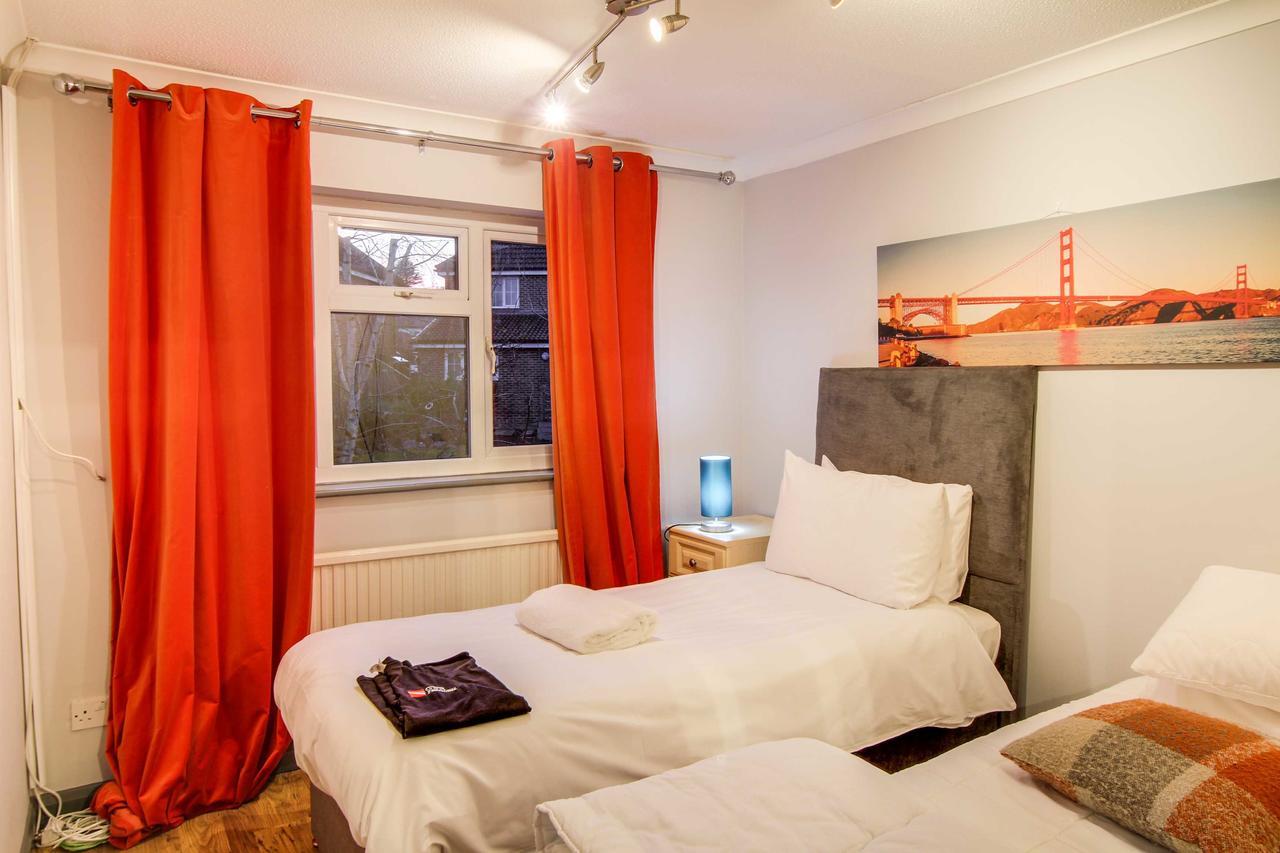 The Marlborough Villa ครอว์ลีย์ ภายนอก รูปภาพ